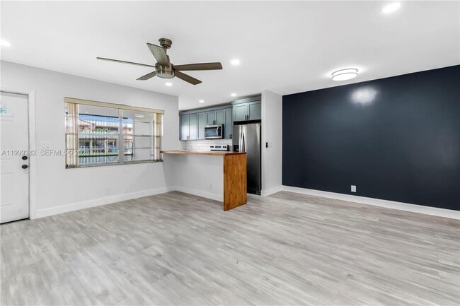 Building Photo - 5300 Washington St