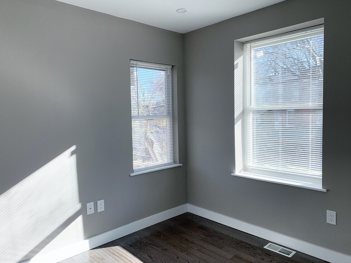 Building Photo - 1379 S 46th St