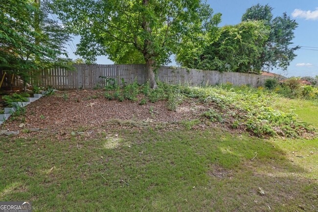 Building Photo - 255 Triple Oaks Dr