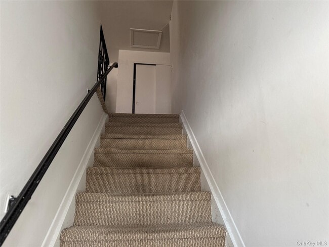 Building Photo - 55 Pinebrook Pl