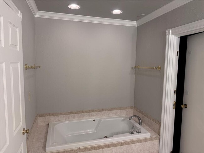 Building Photo - 5104 Triplett Rd