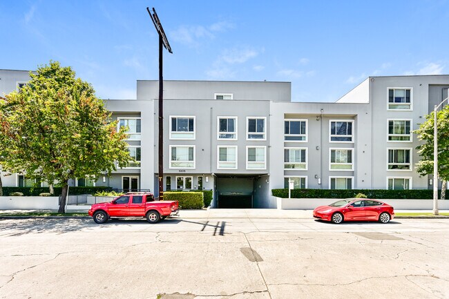 Building Photo - 10878 Bloomfield St