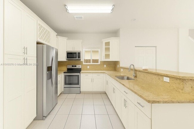 Building Photo - 1110 NE 1st Ave