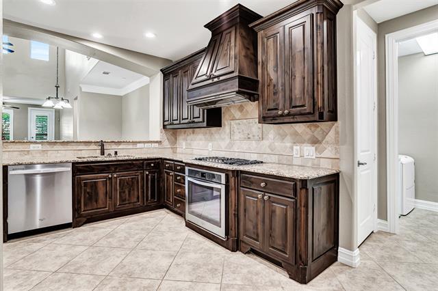 Building Photo - 4817 Bayview Dr