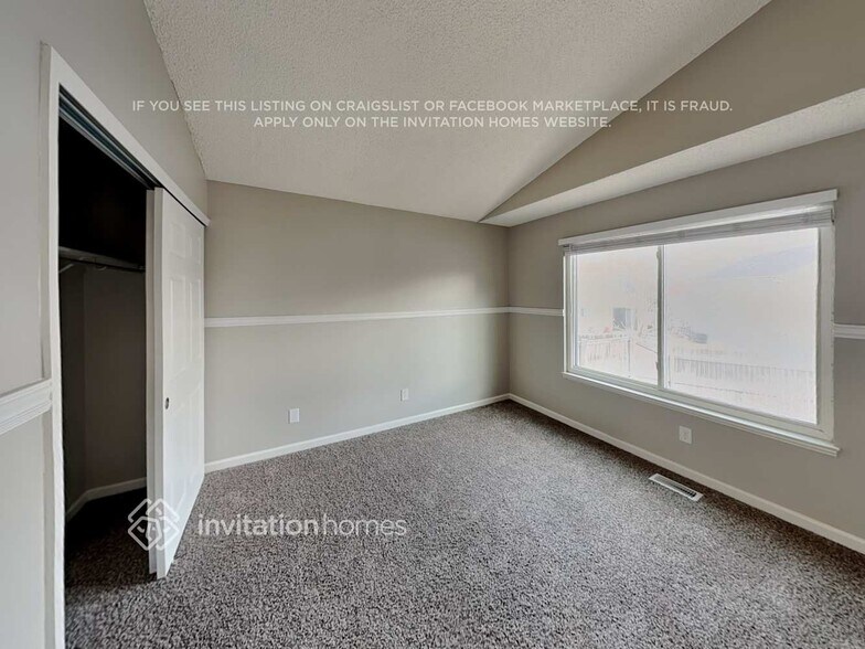 Building Photo - 4120 E 134th Dr