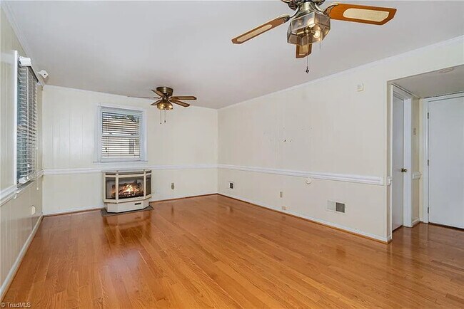 Building Photo - Earn Wealth While Leasing - Like a Homeown...