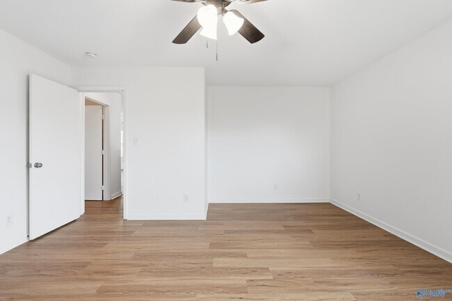 Building Photo - 15328 Mill Valley Dr
