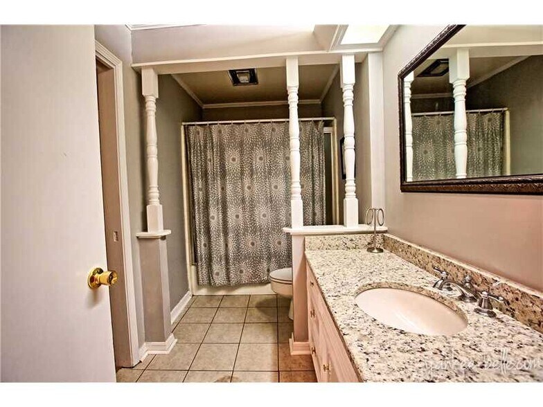 hall bath - 8642 W Wilderness Way