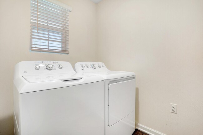 Building Photo - 22 Caminha Rd