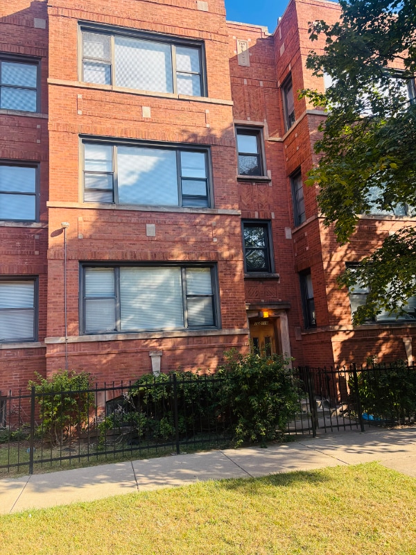 Building Photo - 708 E 80th St