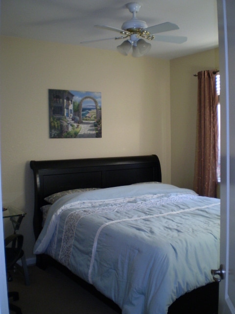 Building Photo - Beautifully Maintained and Upgraded Parkwa...