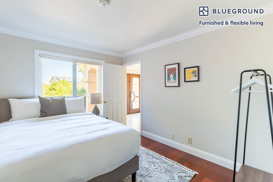 Building Photo - 120 Belvue Dr