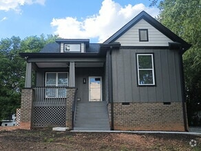Building Photo - 116 Stagg St