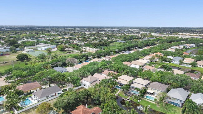 Building Photo - 981 Delray Lakes Dr