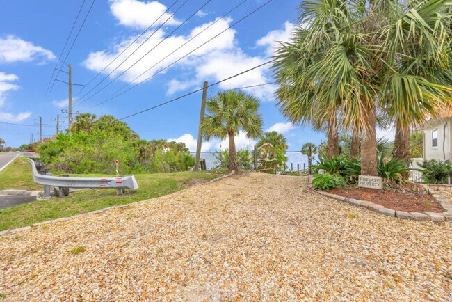 Building Photo - 2362 Pineapple Ave