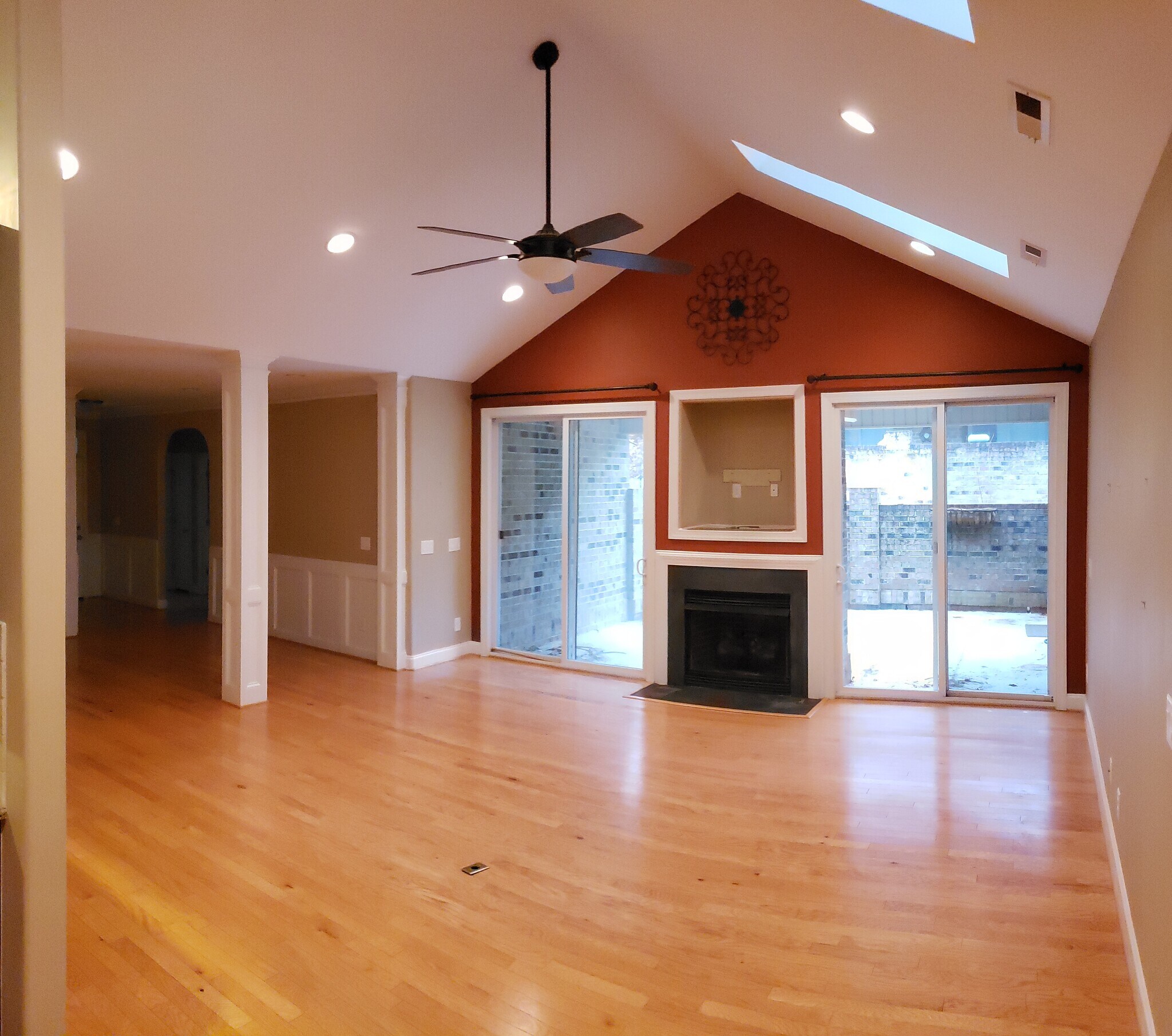 Building Photo - 315 St Nicholas Trl