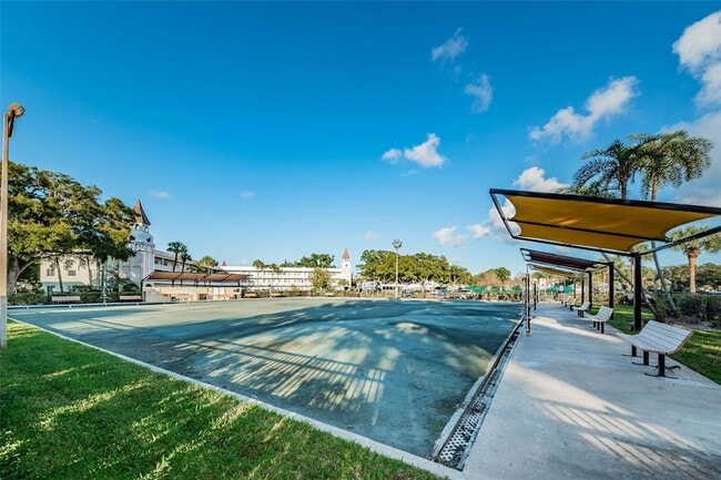Building Photo - 2449 Columbia Dr