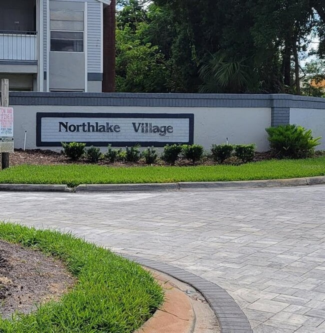 Building Photo - 1808 Northlake Dr