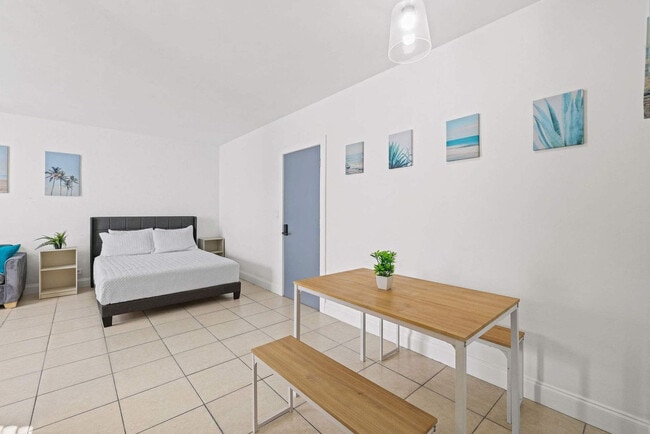 Building Photo - 7340 Harding Ave