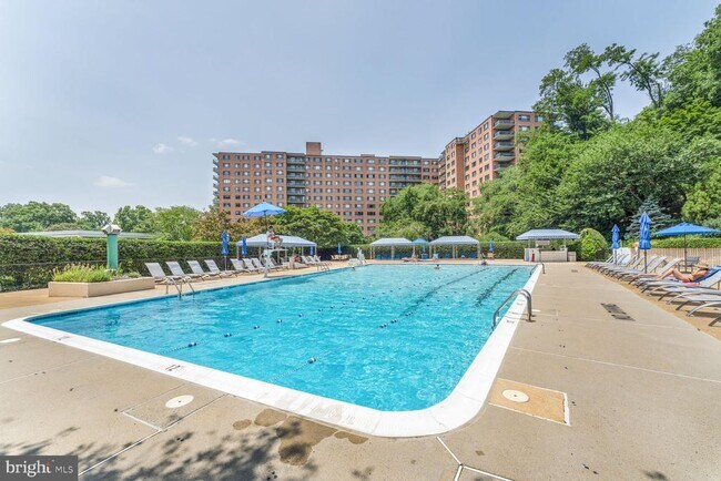 Building Photo - 4201 Cathedral Ave NW