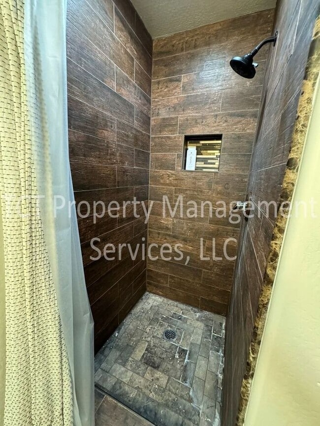 Building Photo - Remodeled 4 Bedroom Home in La Aldea