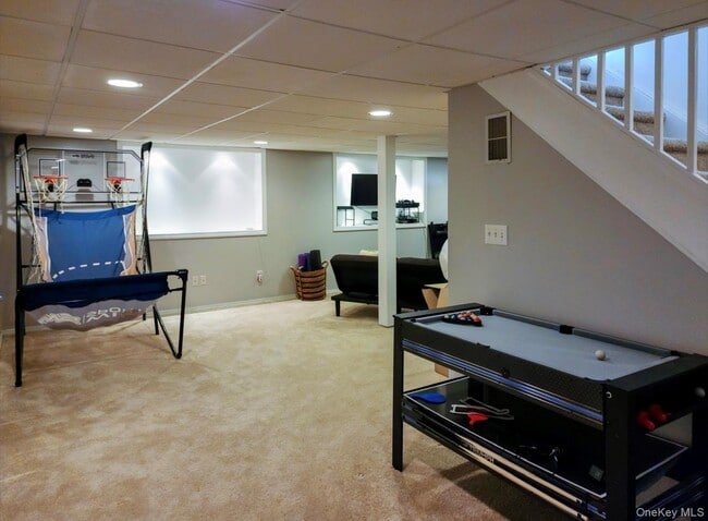 Building Photo - 104 Zugibe Ct