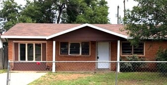 Building Photo - 303 39th St