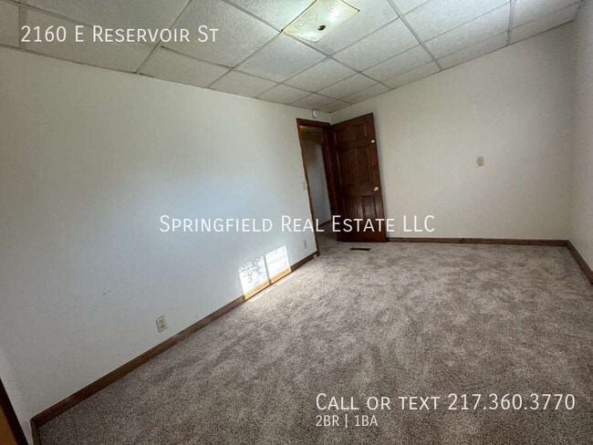 Building Photo - 2160 E Reservoir St