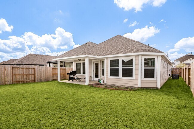 Building Photo - 21670 Wave Holw Dr