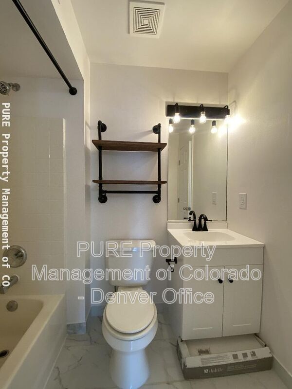 Building Photo - 5708 W Asbury Pl