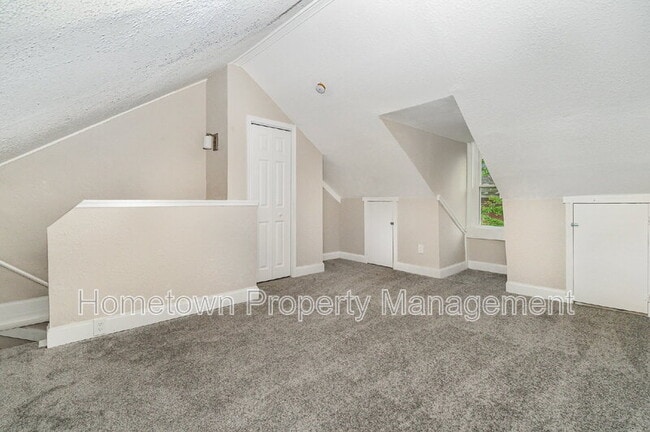 Building Photo - 321 W Mifflin St