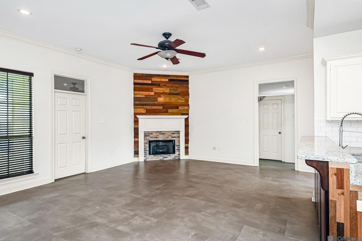 Building Photo - 12467 Dutchtown Villa Dr