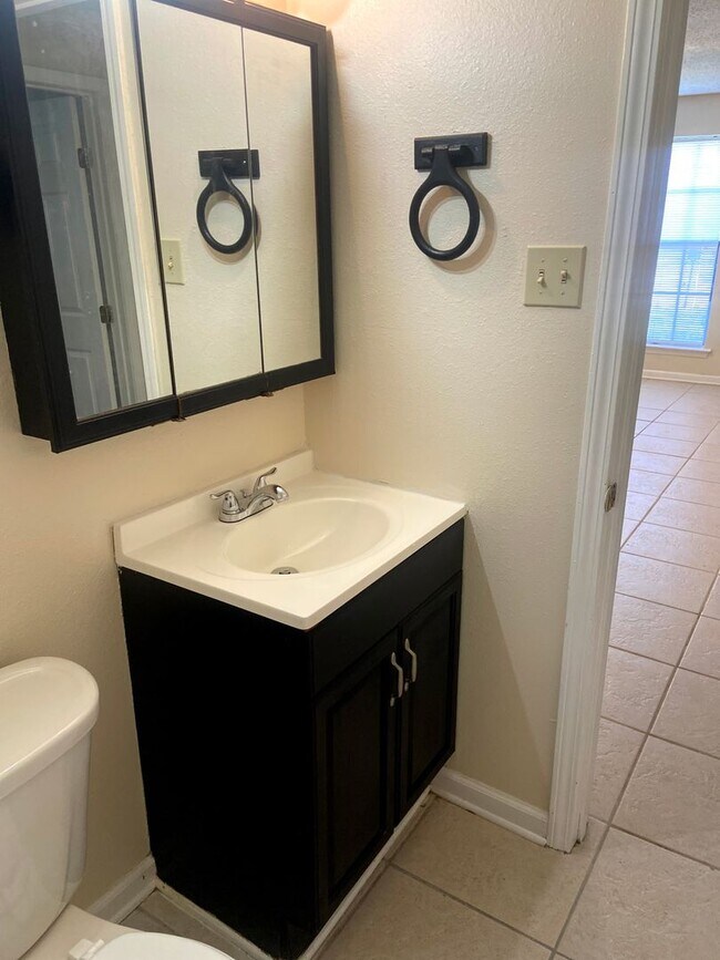 Building Photo - Gervais St