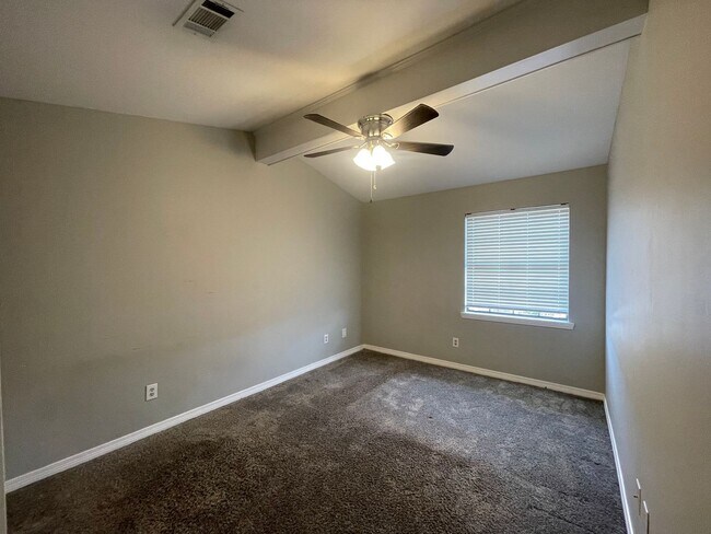 Building Photo - Sought after location so hurry!