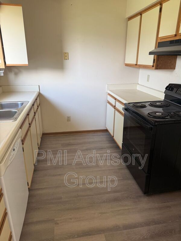 Building Photo - 6131 SW 26th St