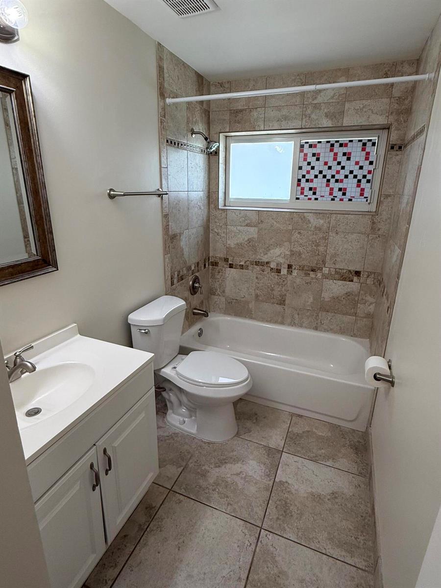 Building Photo - 7302 NW 57th Ct