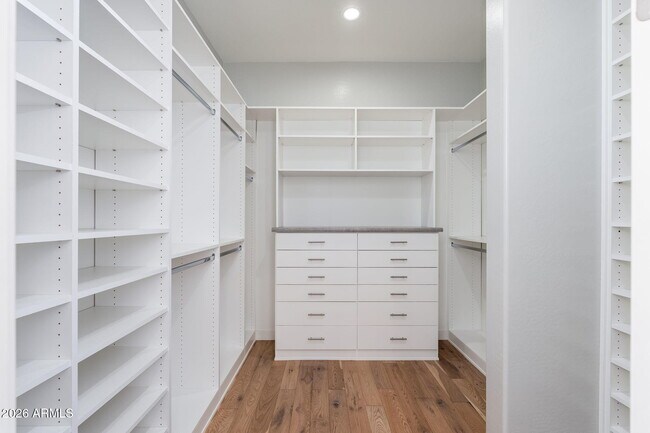 Building Photo - 1555 E Ocotillo Rd