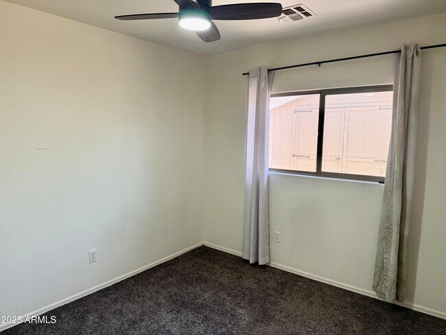 Building Photo - 2358 E Peach Tree Dr
