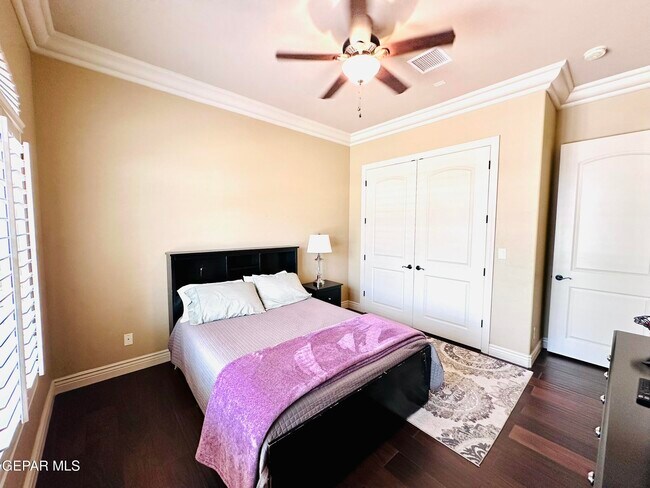 Building Photo - 6268 Wildwood Ct