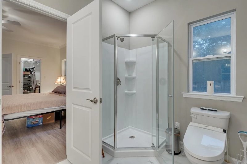 Building Photo - 624 W 7th Ave