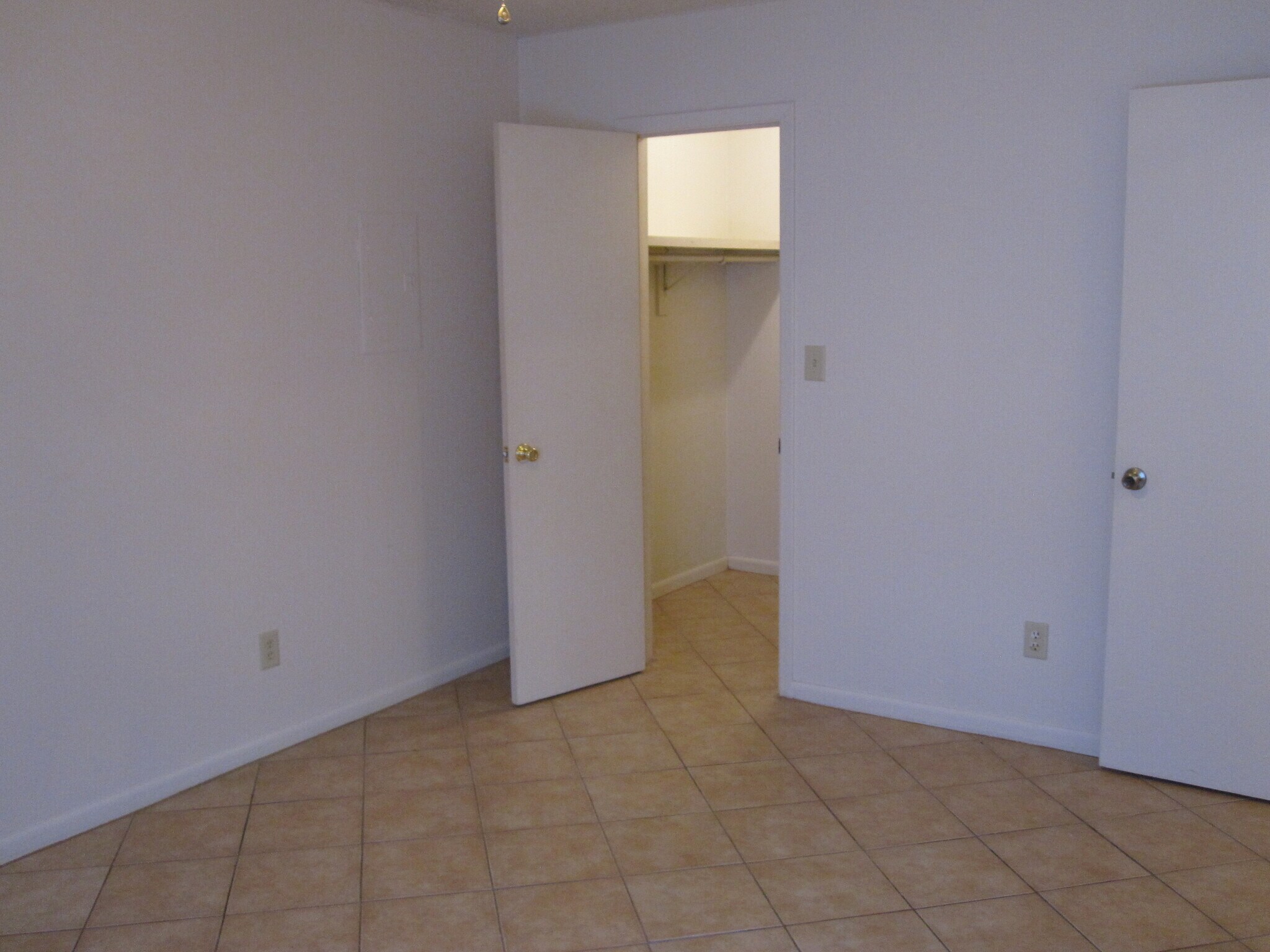 Building Photo - 104 Stanford Dr