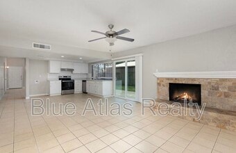 Building Photo - 2614 Crestmoor Ct