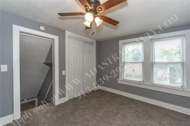 Building Photo - ADORABLE 3 bedroom 1 bathroom home in KCMO...