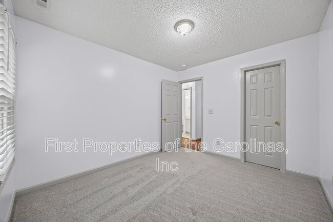 Building Photo - 740 Morningside Dr