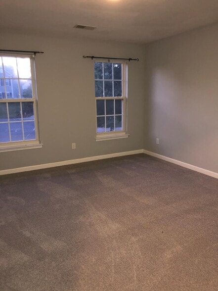 Building Photo - 103 Shephard Hill Dr