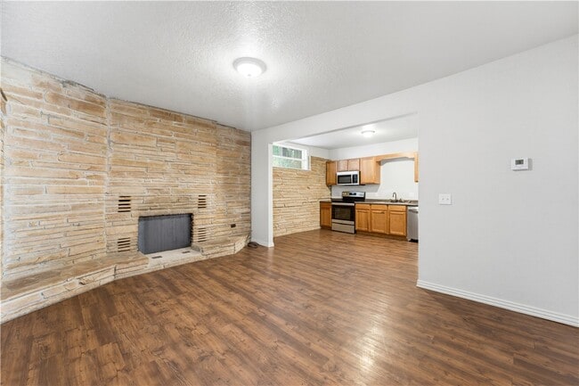 Building Photo - 202 3rd Ave SW