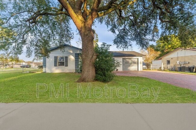 Building Photo - 7250 Applegate Dr