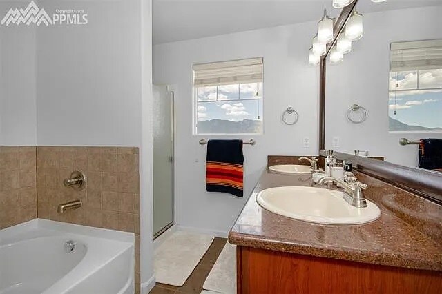 Building Photo - 2083 St Claire Park Aly