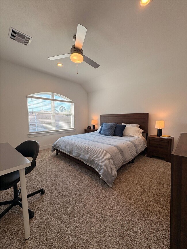 Building Photo - 13712 Moss Lake Ln