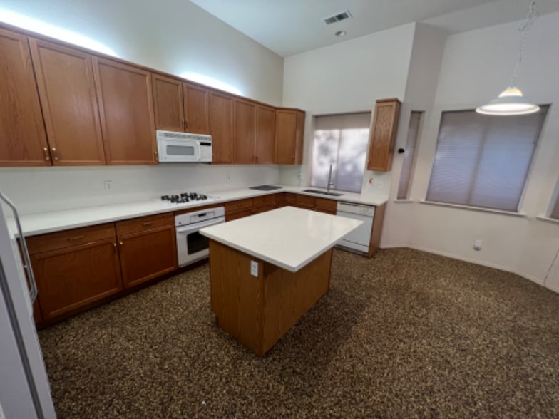 Building Photo - 7563 N Carnegie Ave